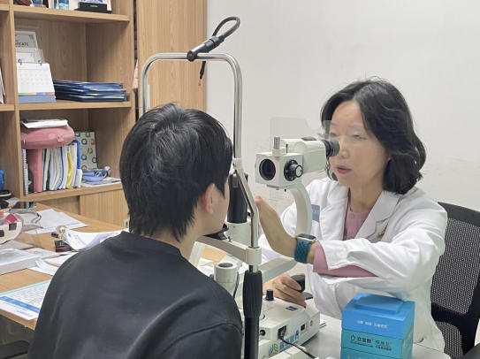 沈阳近视手术深度对比：公立三甲VS普瑞眼科，该如何选择
